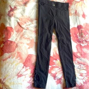 These are leggings/jeans. They are a polyester and spandex.